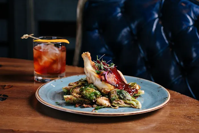 Blue Hound Kitchen & Cocktails Picture 4