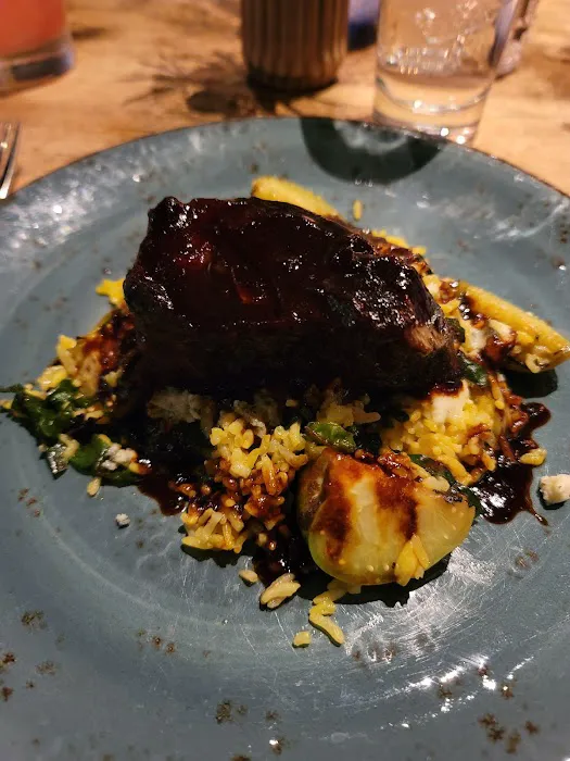 Blue Hound Kitchen & Cocktails Picture 3