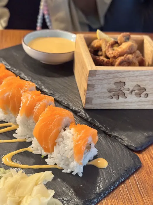 MOTOMOTO Sushi & Izakaya Picture 3