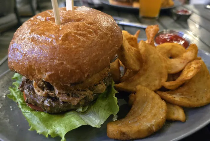 Barrel & Bushel Picture 1