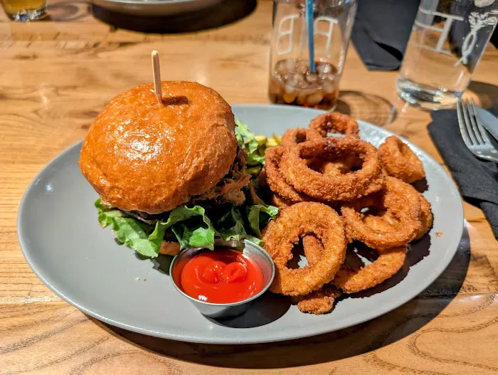 Barrel & Bushel Picture 3