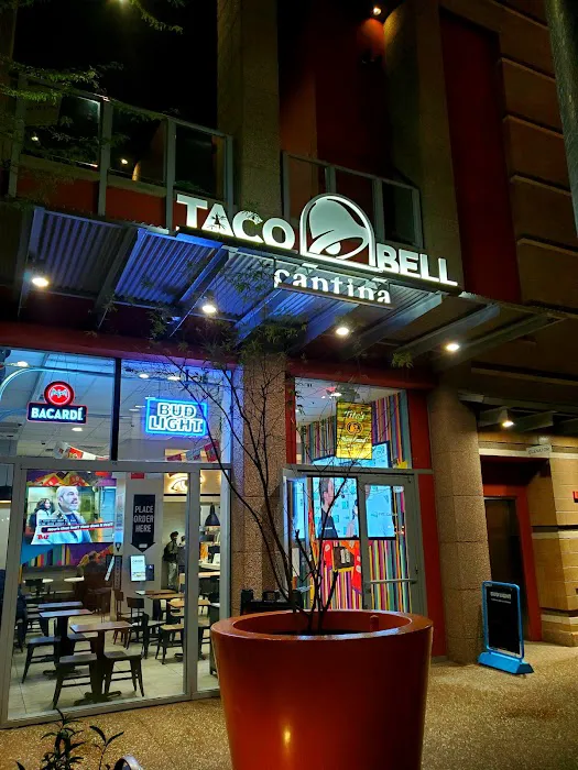 Taco Bell Cantina Picture 10