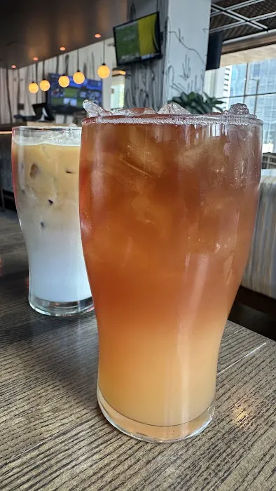 Jacy & Dakota's Picture 4