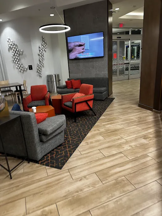 Downtown 77 Picture 6