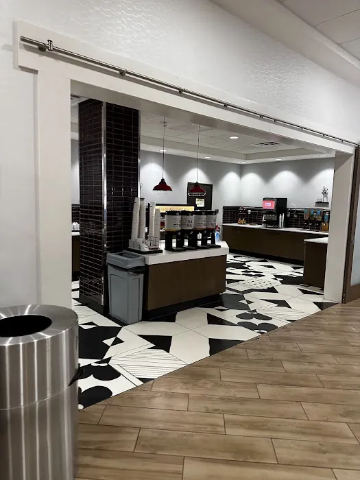 Downtown 77 Picture 7