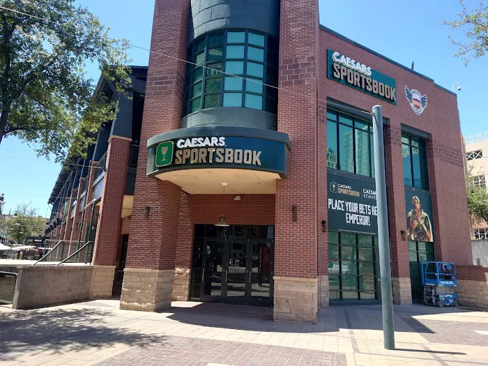 Guy Fieri’s DTPHX Kitchen + Bar Picture 9