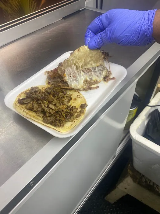 Kenia’s hotdog’s y tacos Picture 3