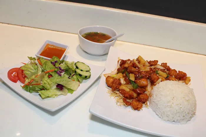 Omoide Sushi & Noodle Picture 10