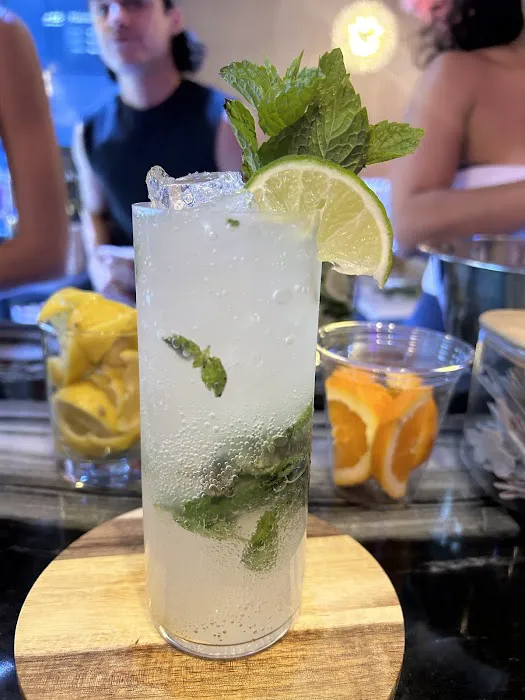 Plush Kitchen & Lounge Picture 2