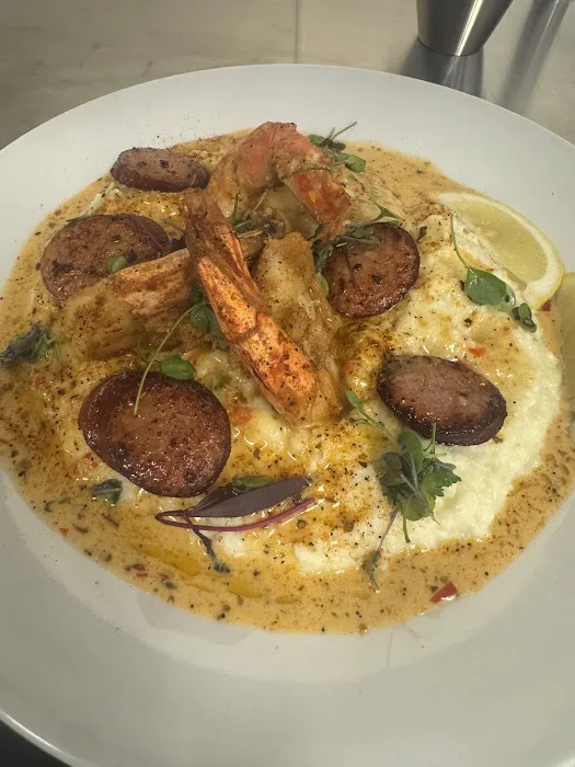 Plush Kitchen & Lounge Picture 3