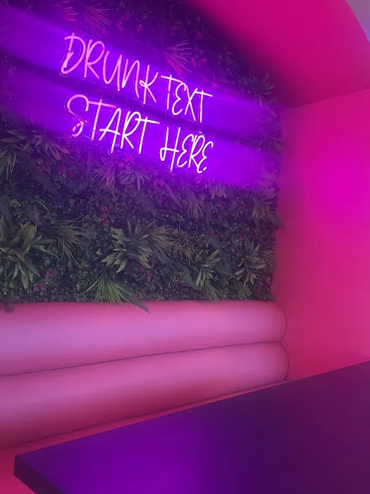 Plush Kitchen & Lounge Picture 10