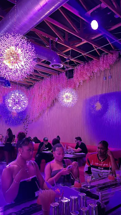 Plush Kitchen & Lounge Picture 1