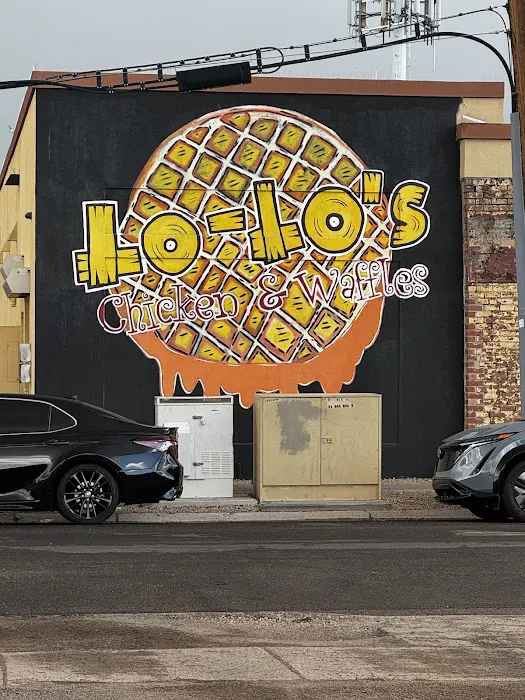 Lo-Lo's Chicken & Waffles Picture 4