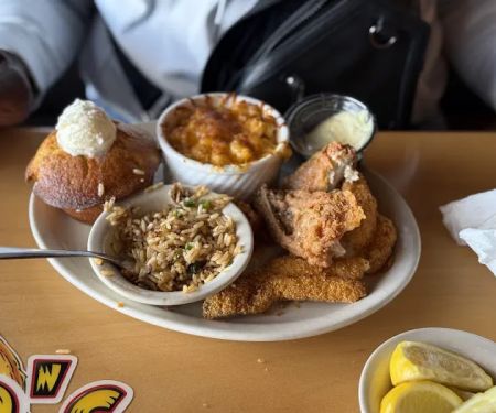 Lo-Lo's Chicken & Waffles