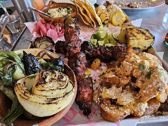 Huarachis Taqueria Picture 2