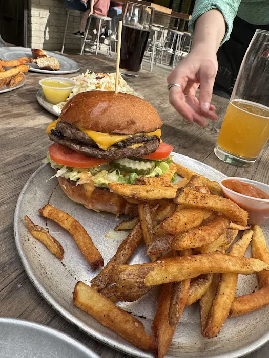 Angel's Trumpet Ale House Picture 9