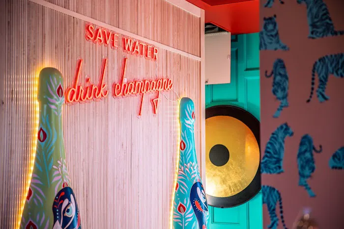 Châm Pang Lanes Picture 5