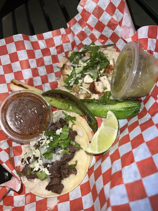 Revolución Tacos + Cantina Picture 2