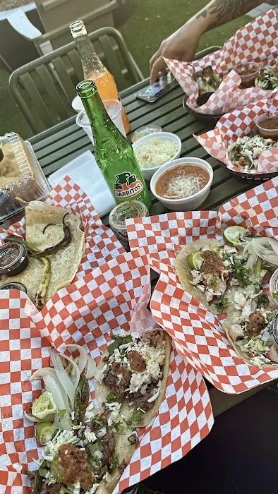 Revolución Tacos + Cantina Picture 3