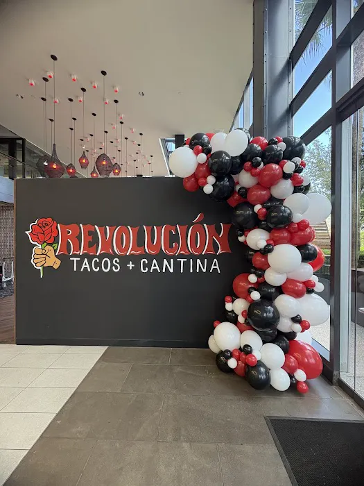 Revolución Tacos + Cantina Picture 5