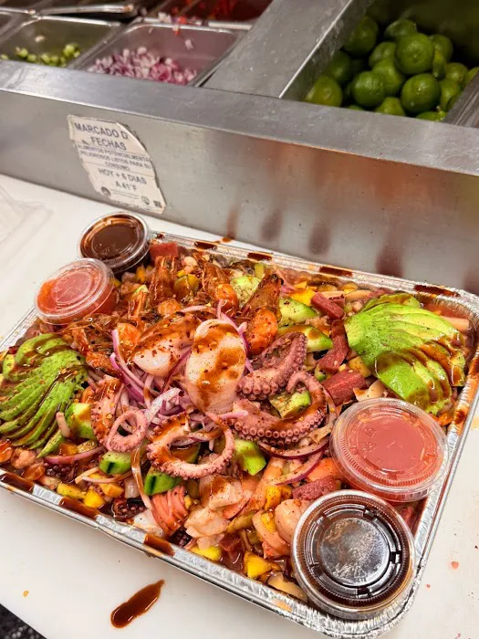 Mariscos la caña Picture 2