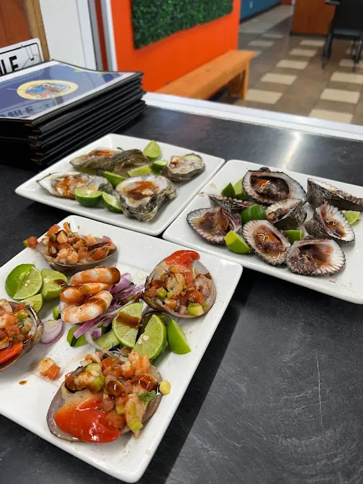 Mariscos la caña Picture 5