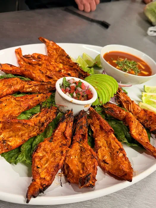 Mariscos la caña Picture 8