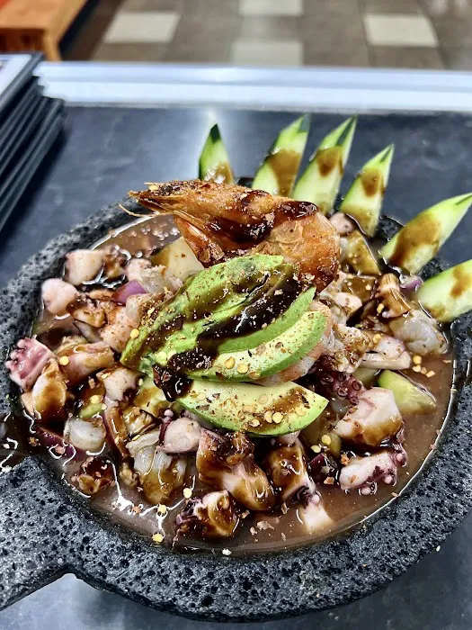 Mariscos la caña Picture 6