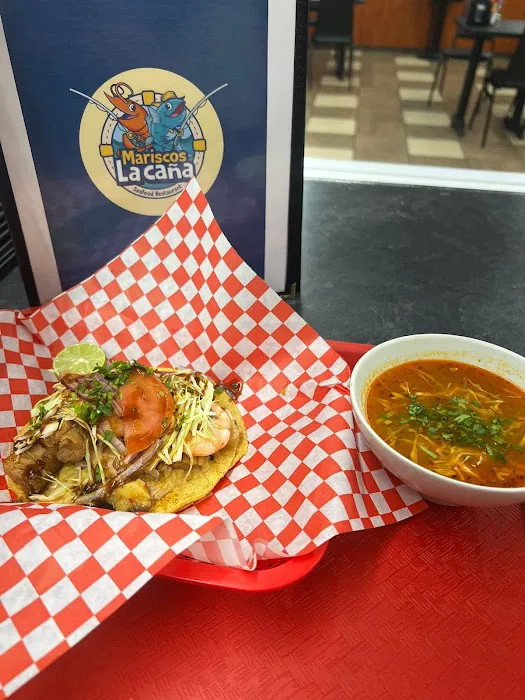 Mariscos la caña Picture 7