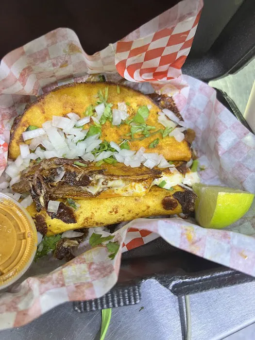 Playing with fire bbq & Wings Picture 2