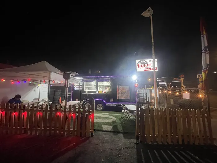 Playing with fire bbq & Wings Picture 3