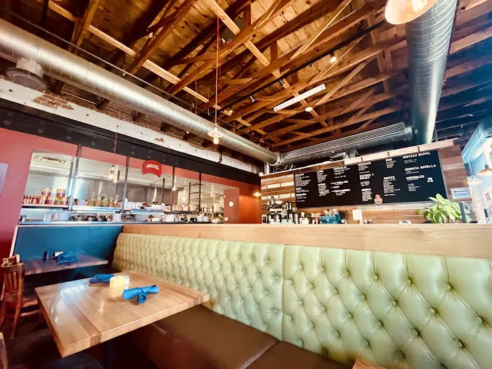 Gallo Blanco Picture 9