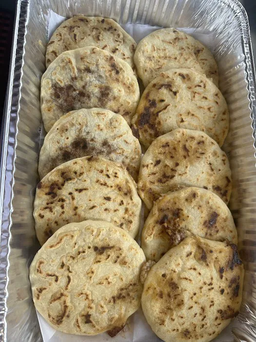 Los almendros sv food truck Picture 4