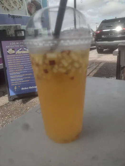 Los almendros sv food truck Picture 10