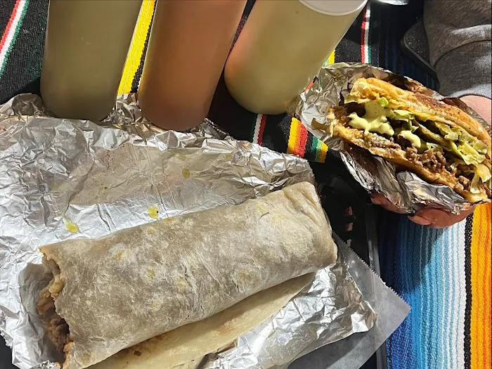 Tacos y Antojitos las Güeras Picture 7