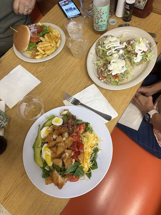 Dora's Kitchen Picture 5