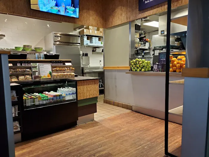 MAD Greens - 7th Ave & McDowell Picture 8