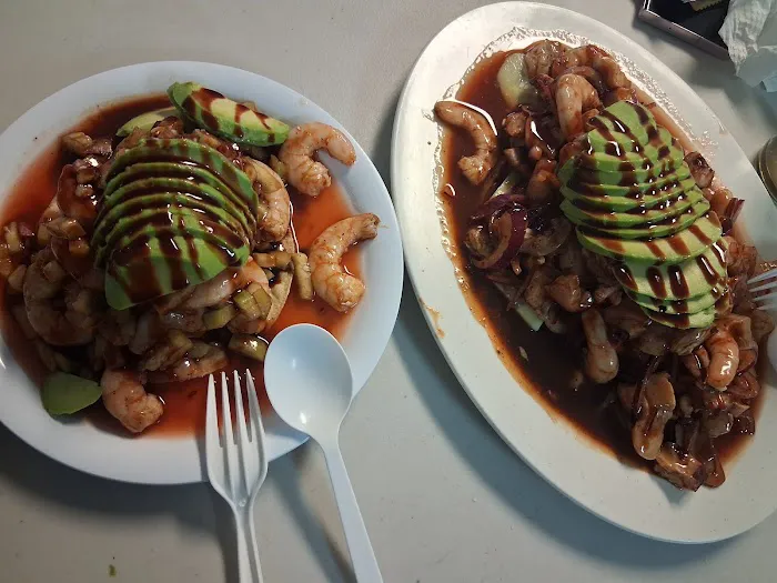 Mariscos El Yori Picture 10