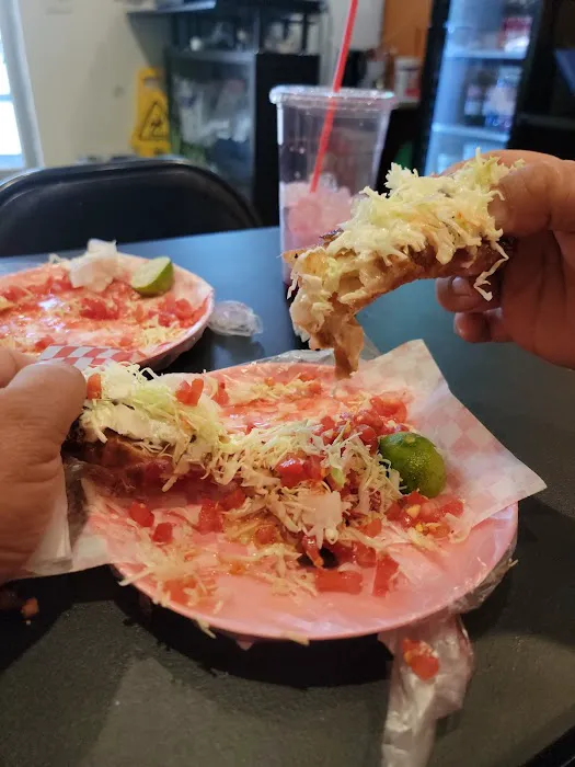 Tacos dorados y chimis el cuate Picture 2