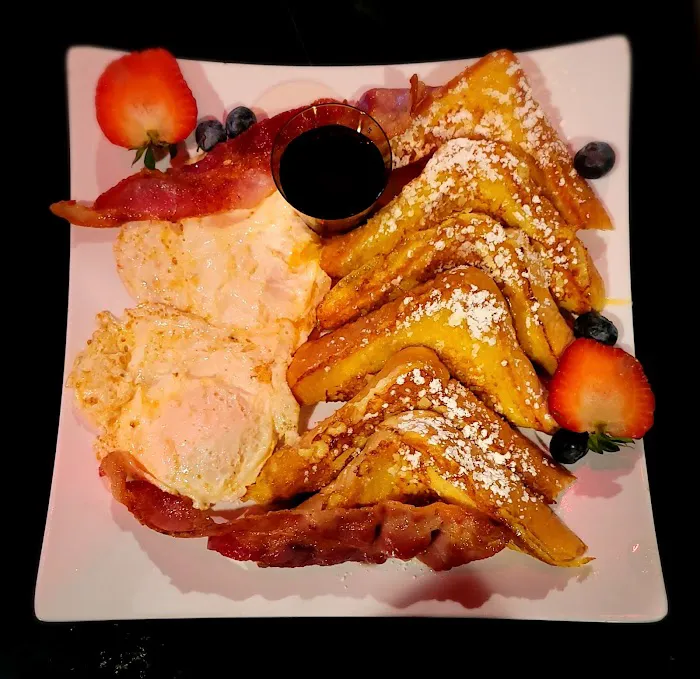 JEWELZ BAR & GRILL Picture 9