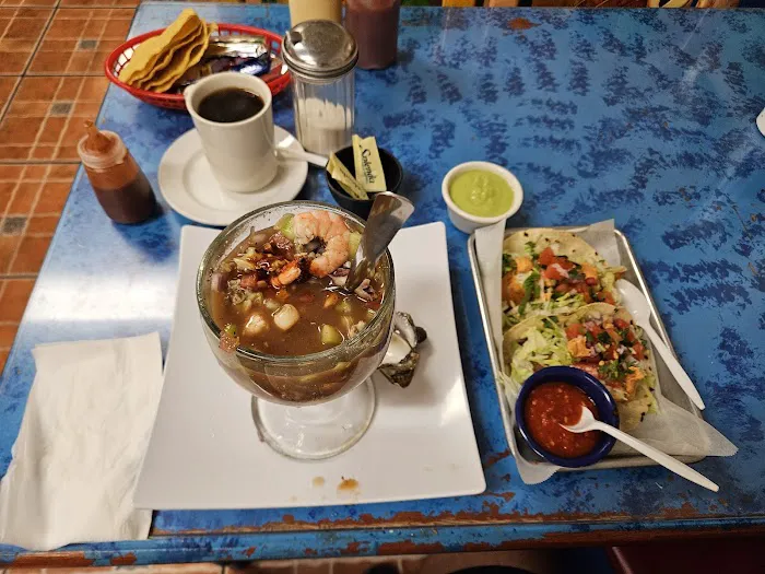 Tacos y Mariscos Sinaloa Picture 8