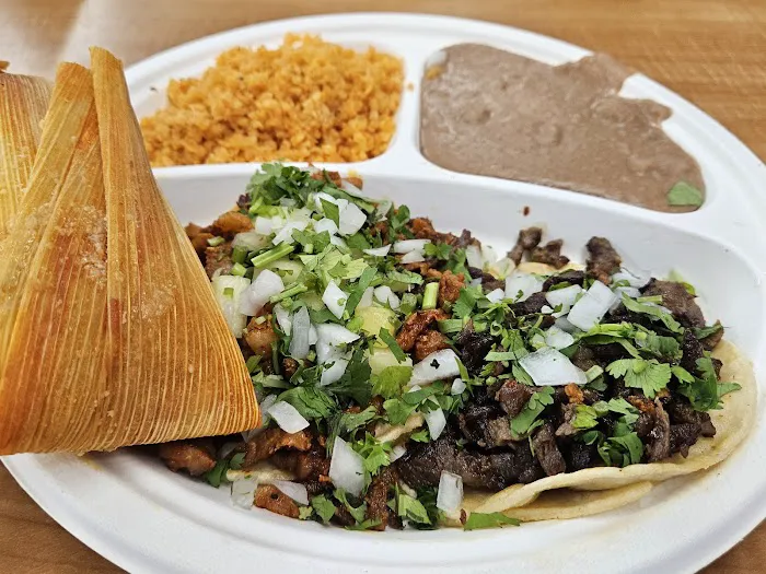 Tacos Huicho Picture 10