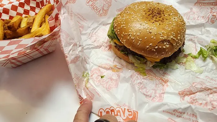 Lennys Burger Picture 8