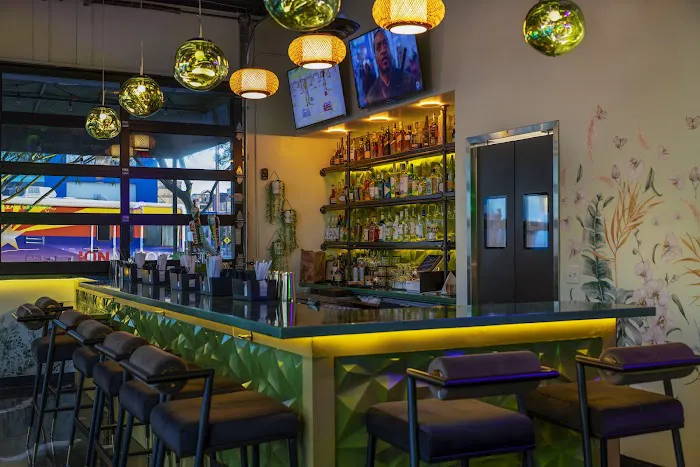 Sugarcane Lounge & Café Picture 5