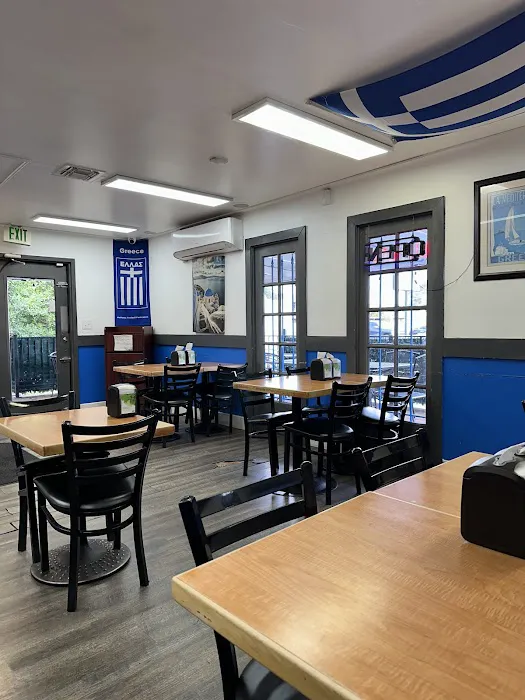 Nino's Greek Cafe Picture 5