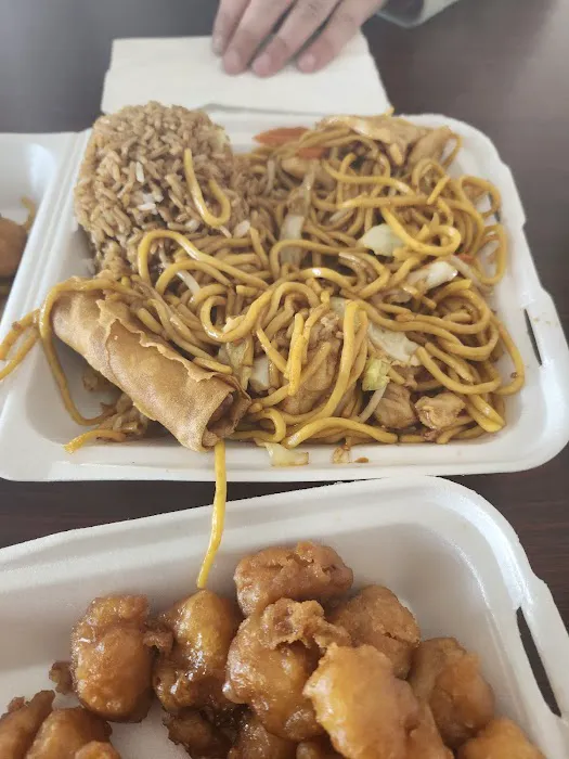 Yin's Chinese Restaurant Picture 9