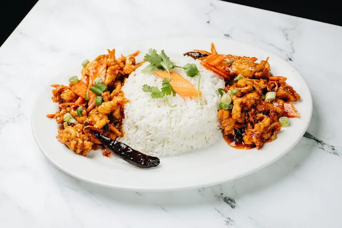 Vinsar's Lounge Asian and Indian Fusion Cuisine Picture 7