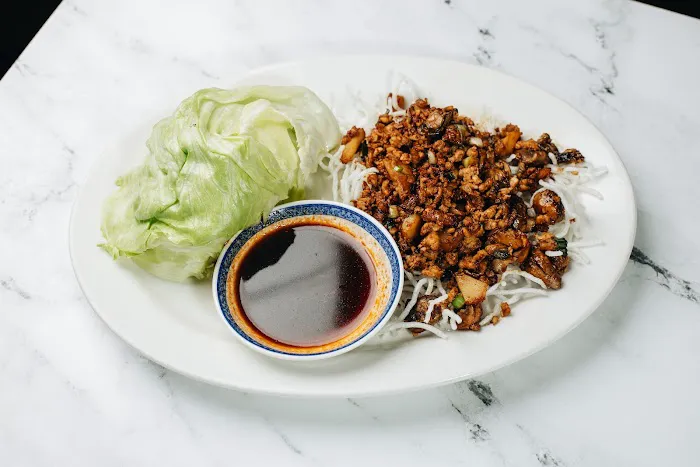 Vinsar's Lounge Asian and Indian Fusion Cuisine Picture 6