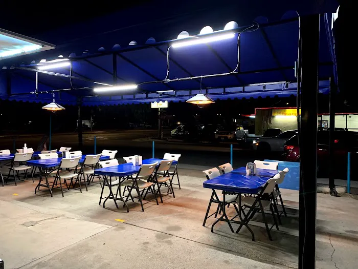 Tacos El Pillo Picture 10