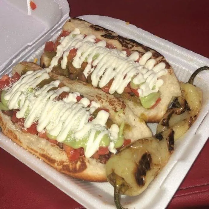 El Caprichoso Sonoran Hotdogs Picture 7